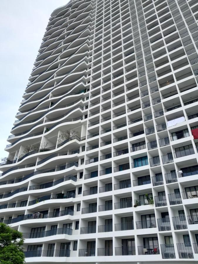 The Landmark Comfort Relax Spacious Sea View By Iz Tanjung Tokong Exterior foto