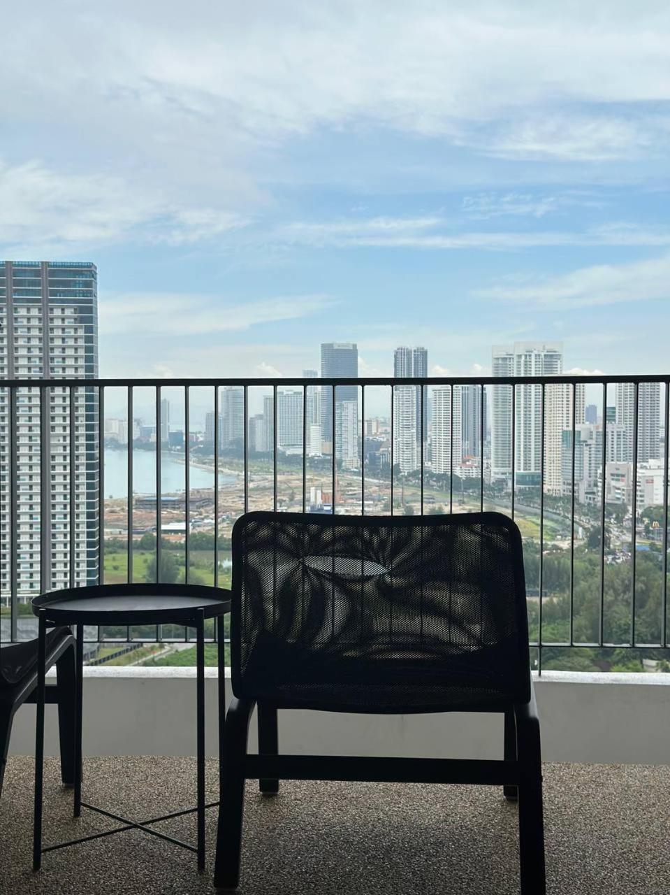 The Landmark Comfort Relax Spacious Sea View By Iz Tanjung Tokong Exterior foto